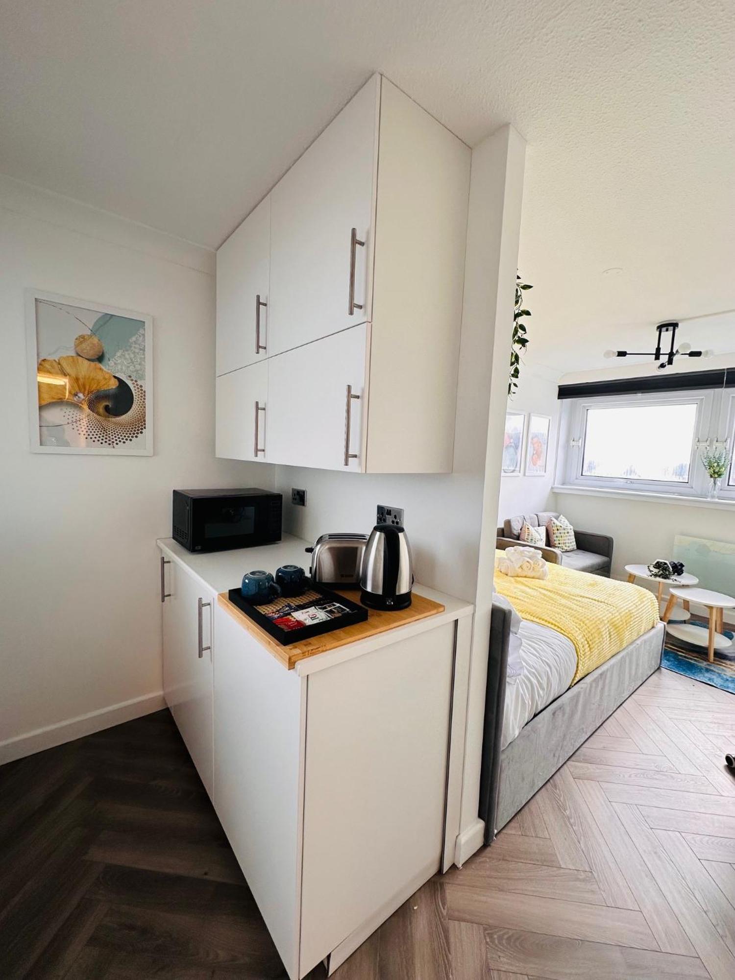 R1 - Private Room In Modern Shared Apartment, Each With Kitchenette, Central Birmingham Eksteriør bilde
