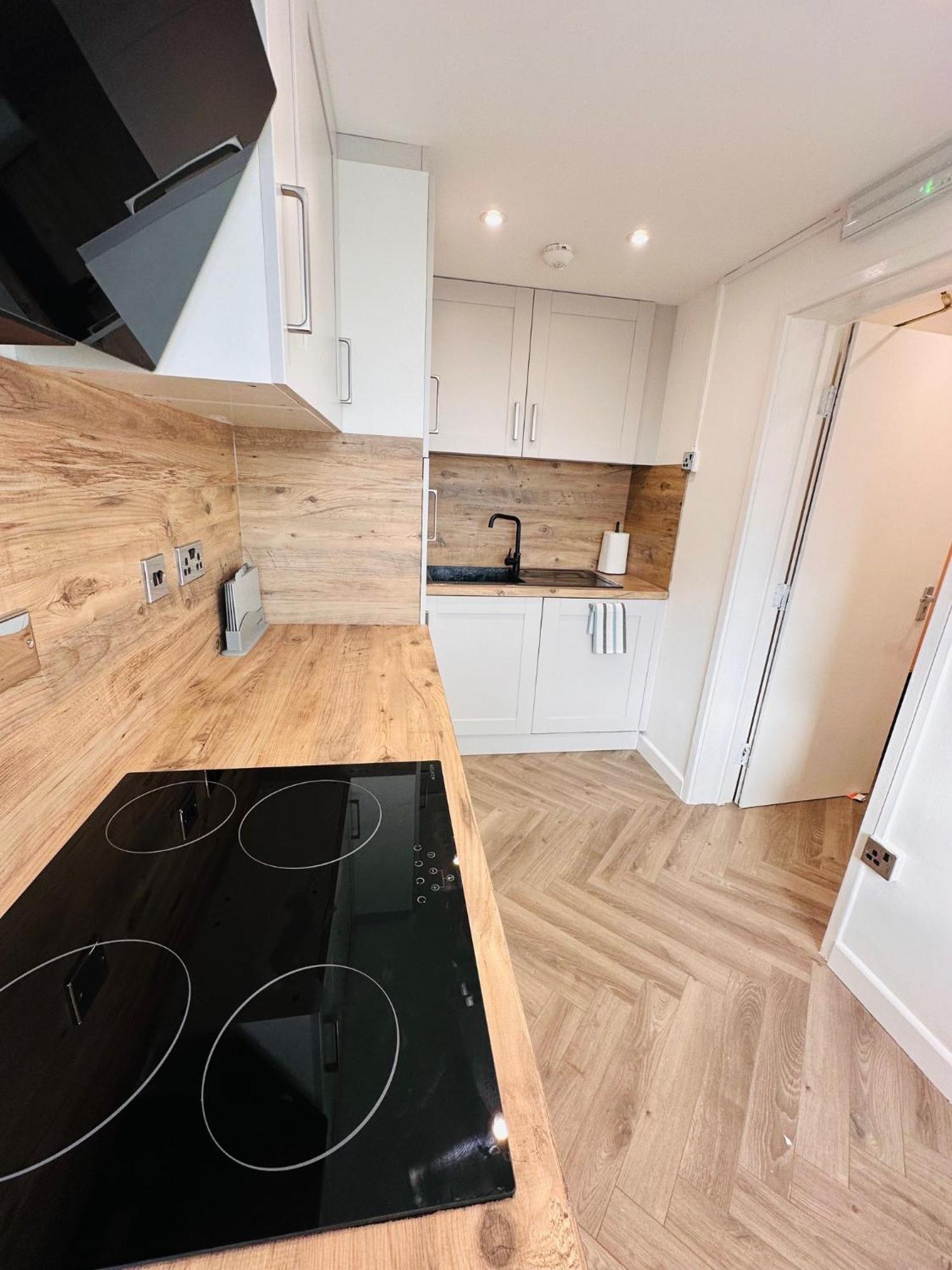 R1 - Private Room In Modern Shared Apartment, Each With Kitchenette, Central Birmingham Eksteriør bilde