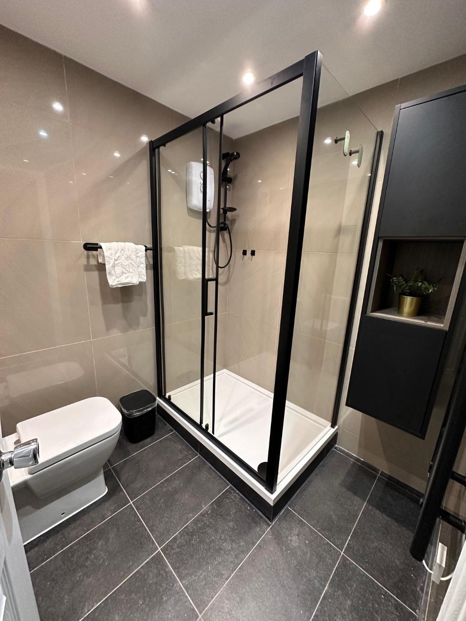 R1 - Private Room In Modern Shared Apartment, Each With Kitchenette, Central Birmingham Eksteriør bilde